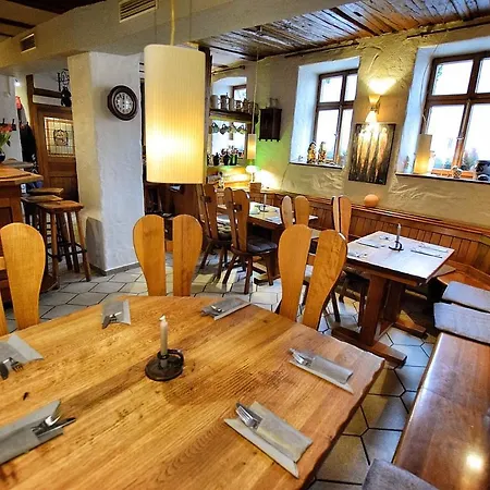 Zum Alten Krug Отель 3*