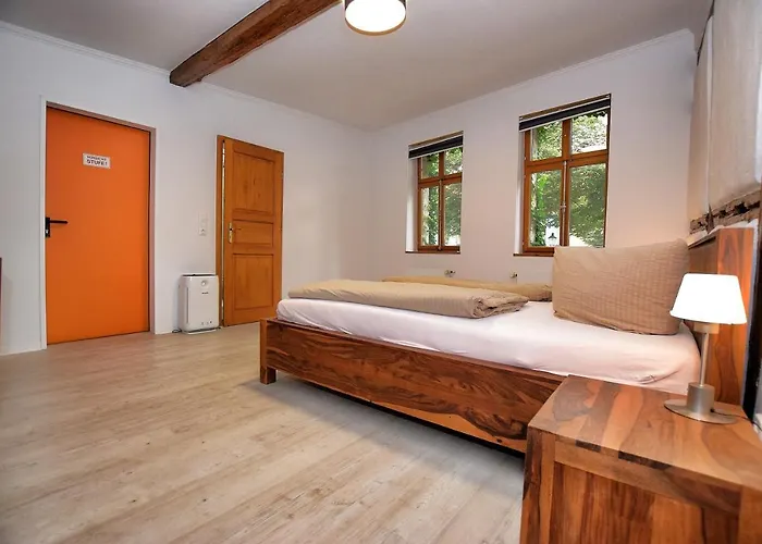 Zum Alten Krug Szálloda 3*